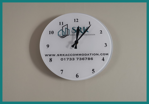 Srk Accommodation - Clock