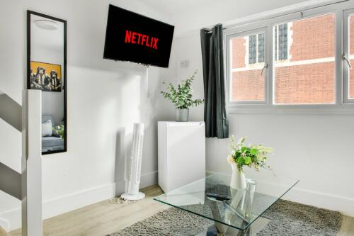 ROOM 4