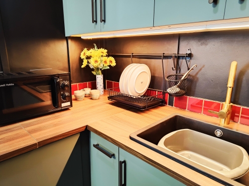 2 bedroom boutique art apartment