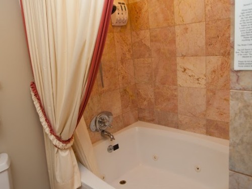 Glenwood Bathtub and Shower
