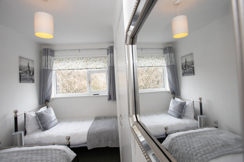 Single beds - Bedroom 4