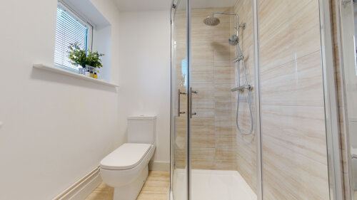 Bedroom 1 en-suite
