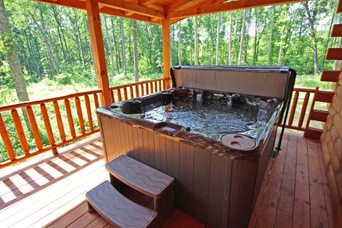 Hot Tub,  on Back Deck, Timberwolf Retreat