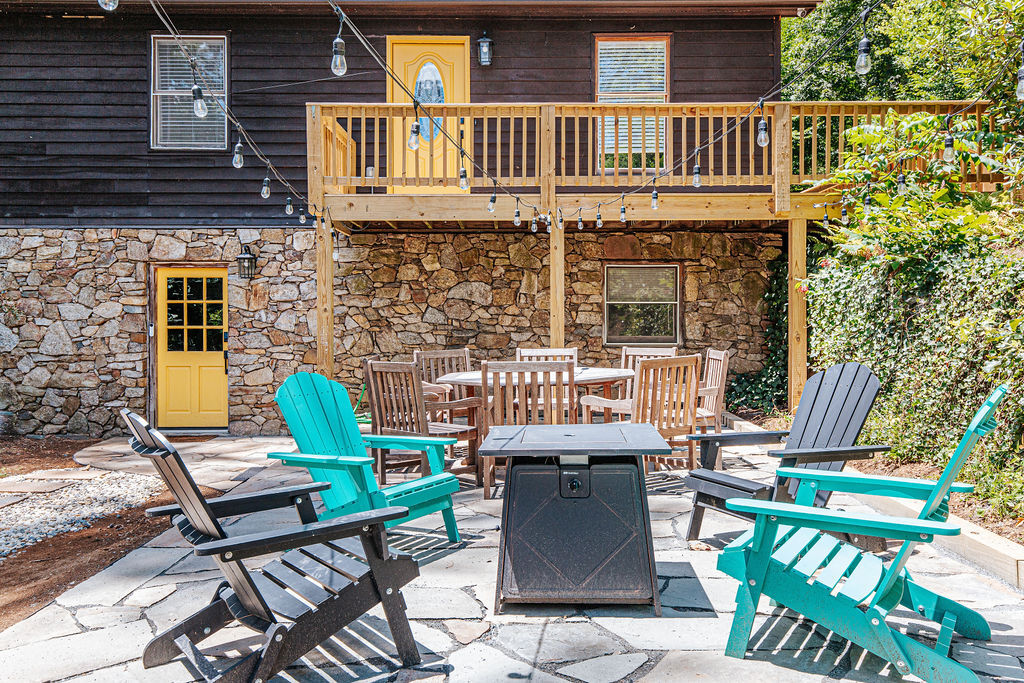 Tucked Inn: Lower Unit