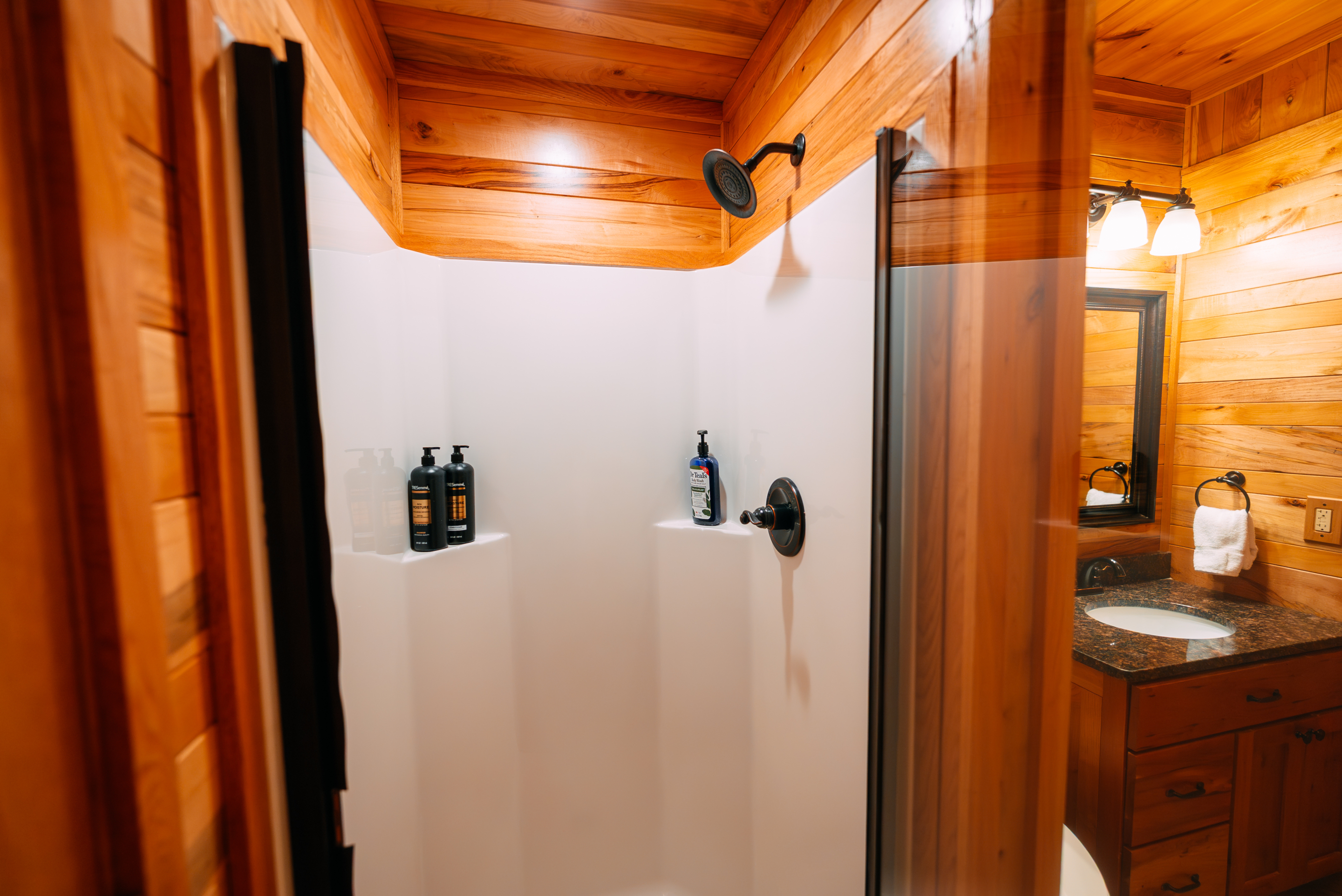 Gray Wolf Lodge | Photo 35