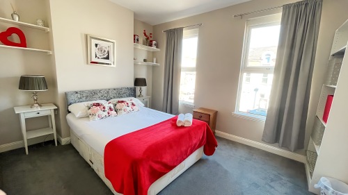 Master bedroom - double bed