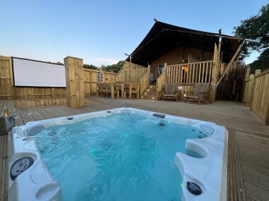 Outdoor hot tub