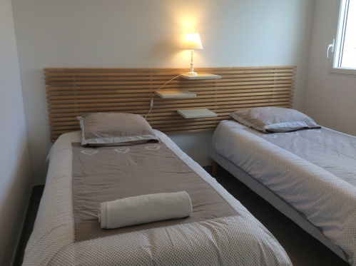 Chambre 2 avec deux lits simples