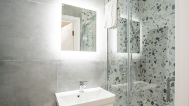 Apartment 3, Bathroom