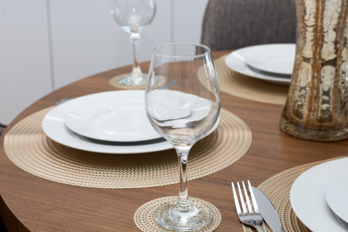 Plates, Cutlery with wine glasses