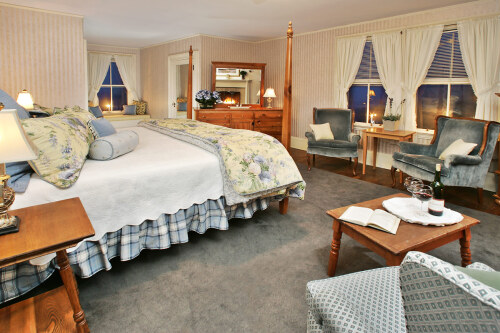 Victorian Room (King)-Ensuite-King-Superior