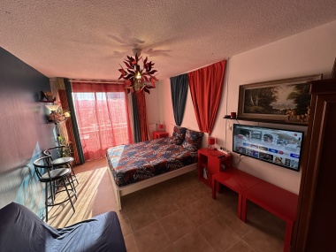 Chambre 2  salon tv avec canapé lit