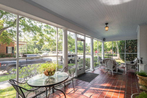 Porch Lounge