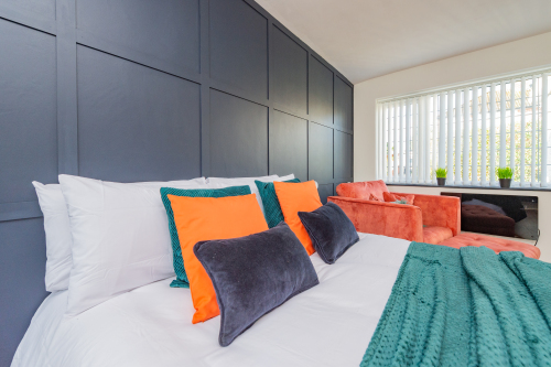 Sleeping area and lounge area