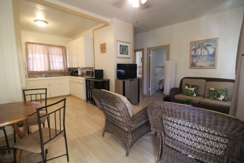 Cottage-Basic-Private Bathroom-Patio-2 Bedroom Cottage