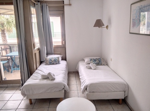 Double couchage dans le salon