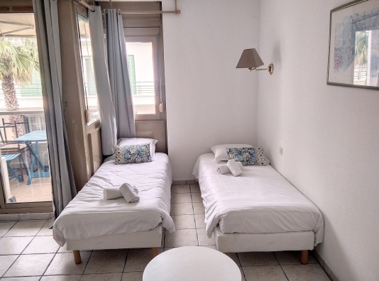 Double couchage dans le salon