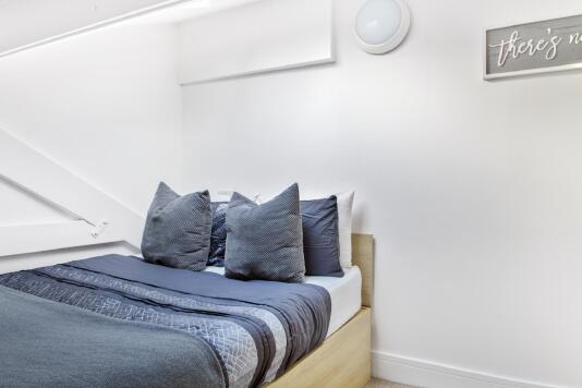 ROOM 4 BED