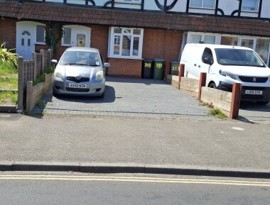Parking for 2 vehicles on front drive