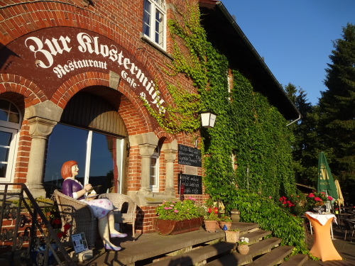 Hotel Klostermühle - Eingang und Terrassee