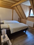 Chambre lits twins - Gîte Chez Dominique