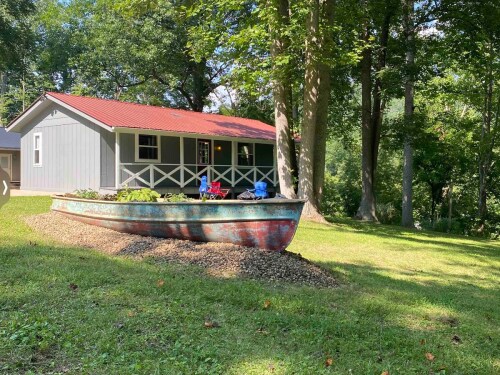 When you see this boat you know you’ve arrived at the White Oak Cabin. 