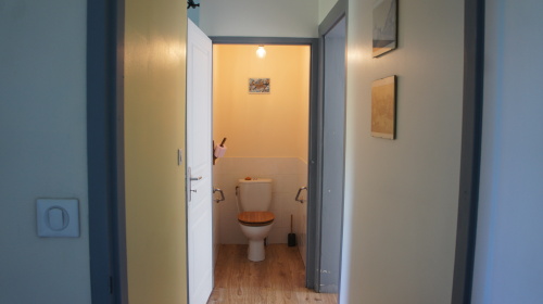 Couloir / toilet séparé