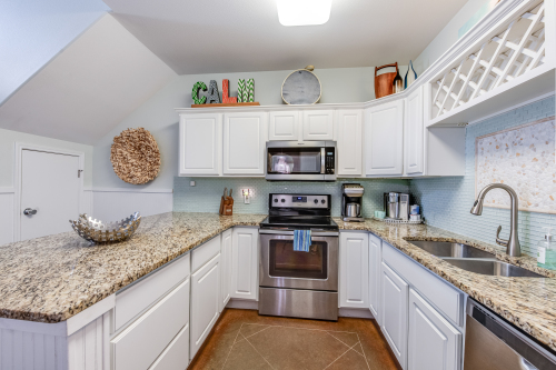 We provide an electric skillet for big family breakfasts