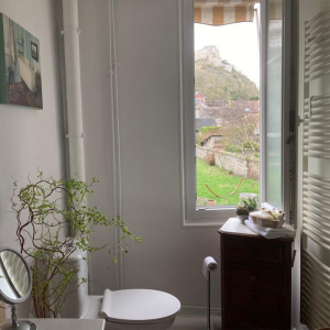 Belle douche italienne avec vue sur le château 
