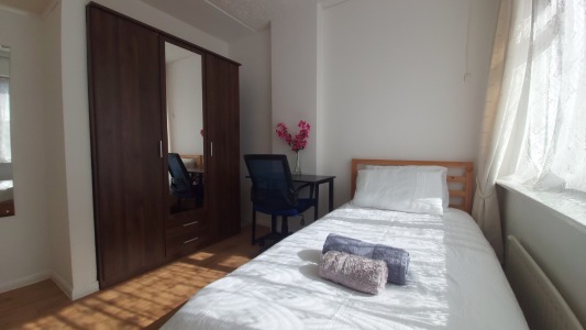 Double bedroom 101-4