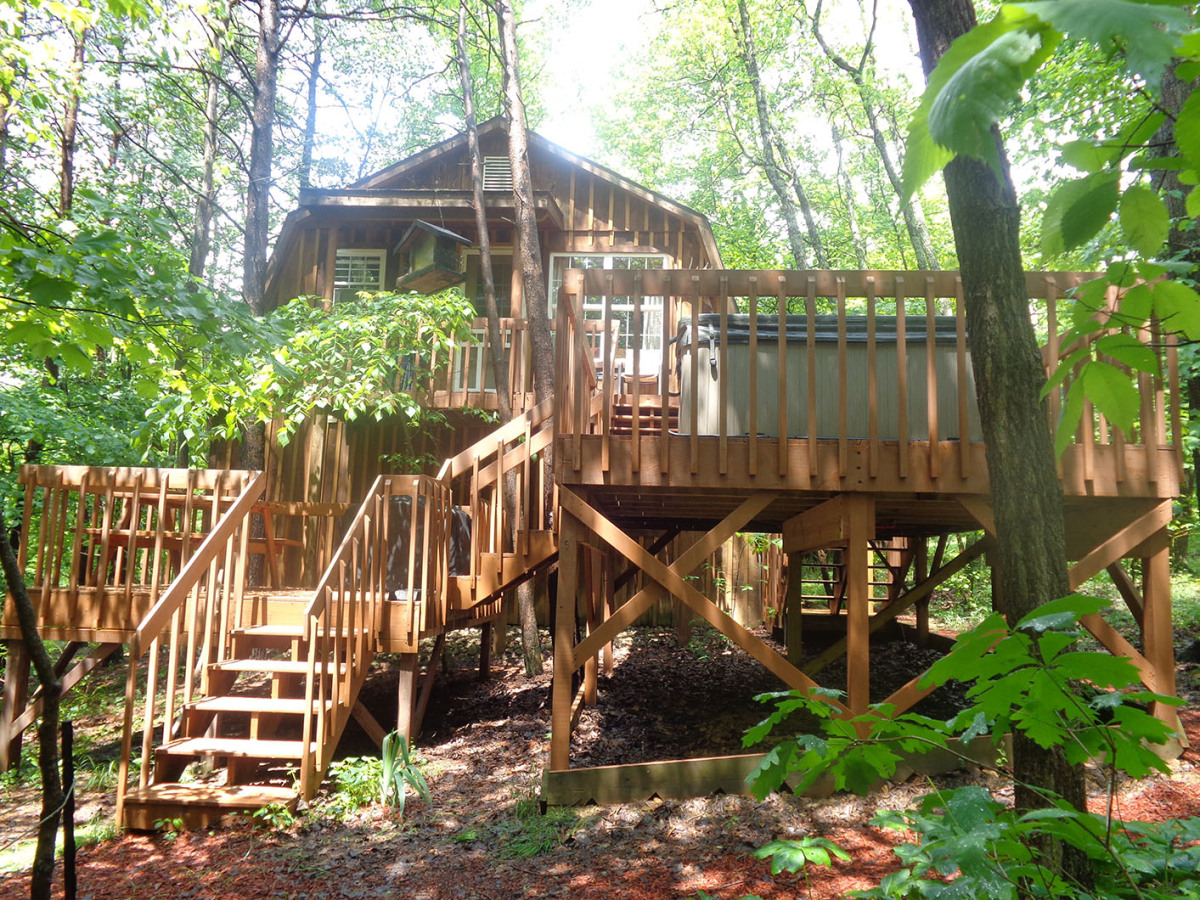 12241 The Tree House In Hocking Hills