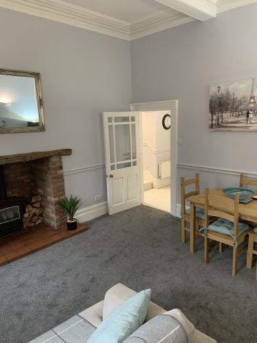 Hursley Lodge - Living & Dining Space