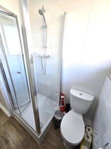 Shared Bathroom room 2