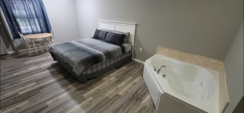 King-Honeymoon-Private Bathroom-City View-Honeymoon Suite