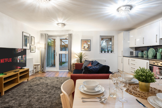 Kitchen/Dining Area