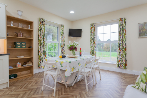 Bungalow-Ensuite with Bath-Countryside view - Base Rate