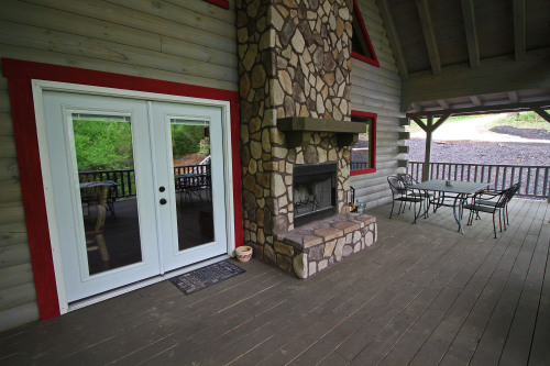 Closer view of Outdoor Fireplace, Rustic Cedar Inn 