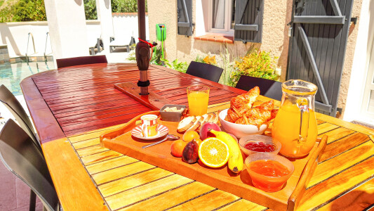 Petit déjeuné en terrasse