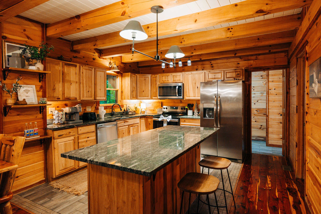 Rustic Cedar Inn | Photo 4