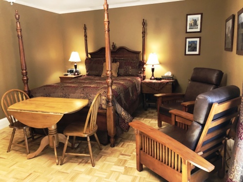 Queen-Ensuite-Romantic-Garden View-Highland Room - Base Rate