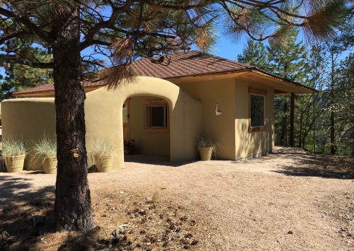 Luxury-Cottage-Queen Bed-Private Bathroom-Countryside view - Base Rate
