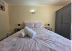 ✔ Comfortable double bed