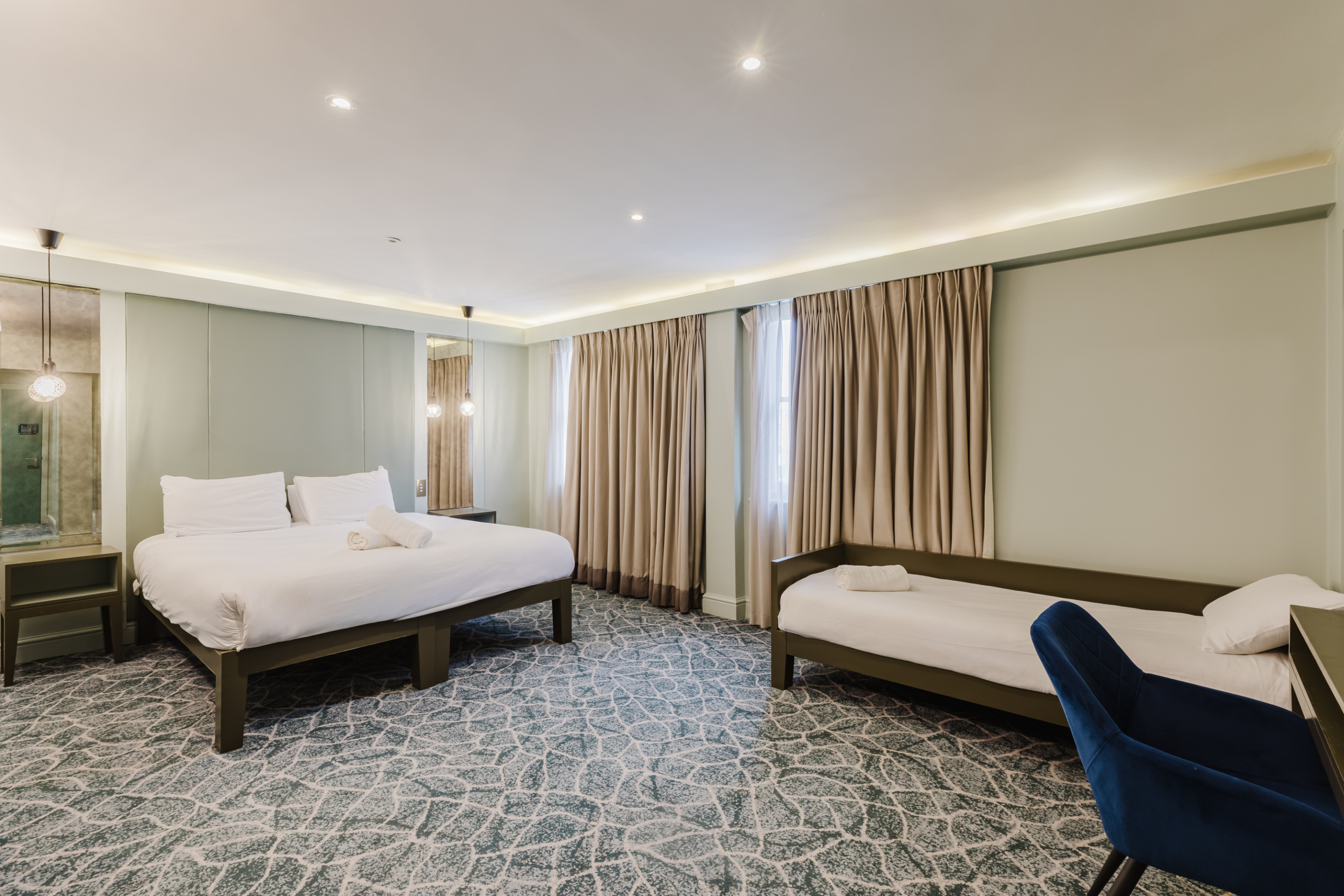 Superior Triple room — photo 1 of 35