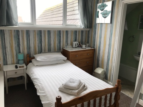 Single room-Classic-Ensuite with Shower
