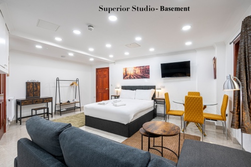Superior Studio - Basement