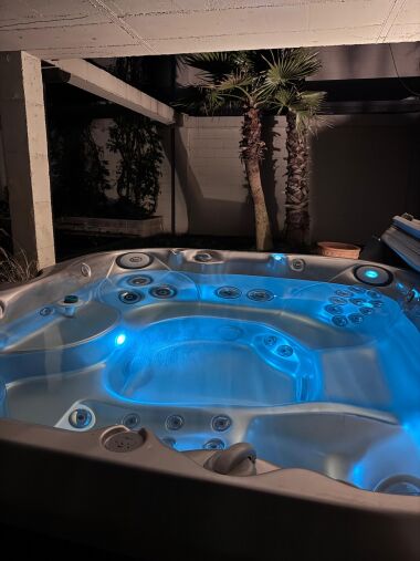 Jacuzzi