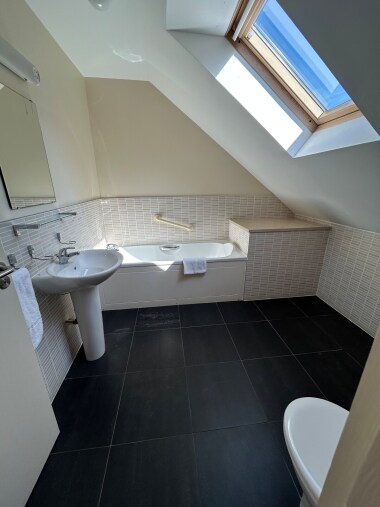 upstairs shared bathroom