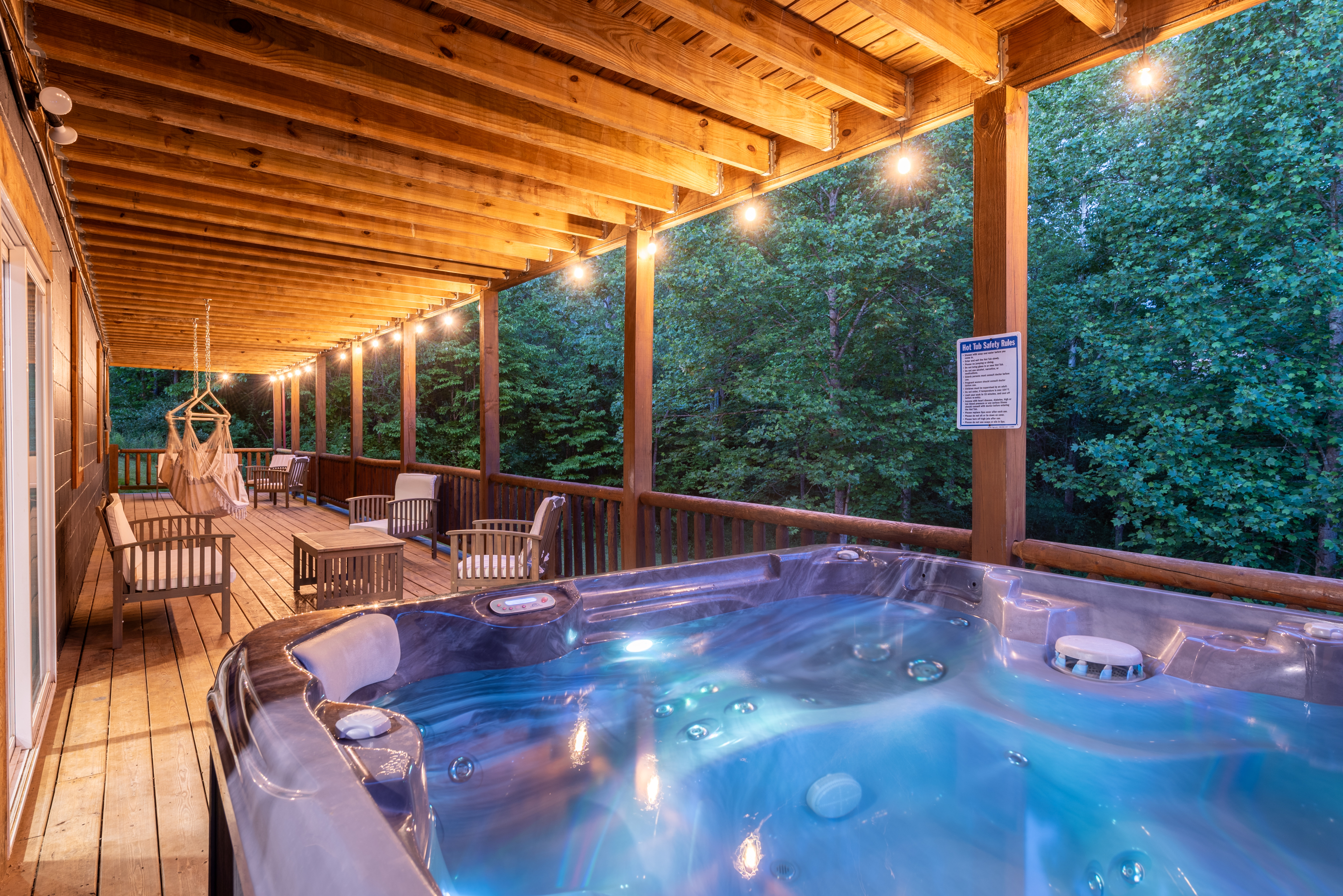 Majestic Lodge | Photo 2