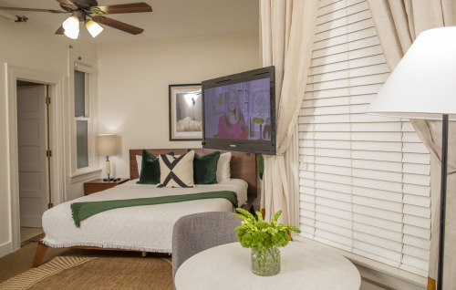 Superior King Room with Ensuite Bathroom