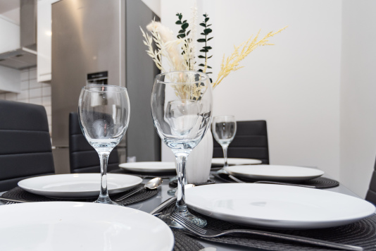 Comfortable dining arrangements perfect for you and your team — ideal for shared meals, planning sessions or relaxing together after work.